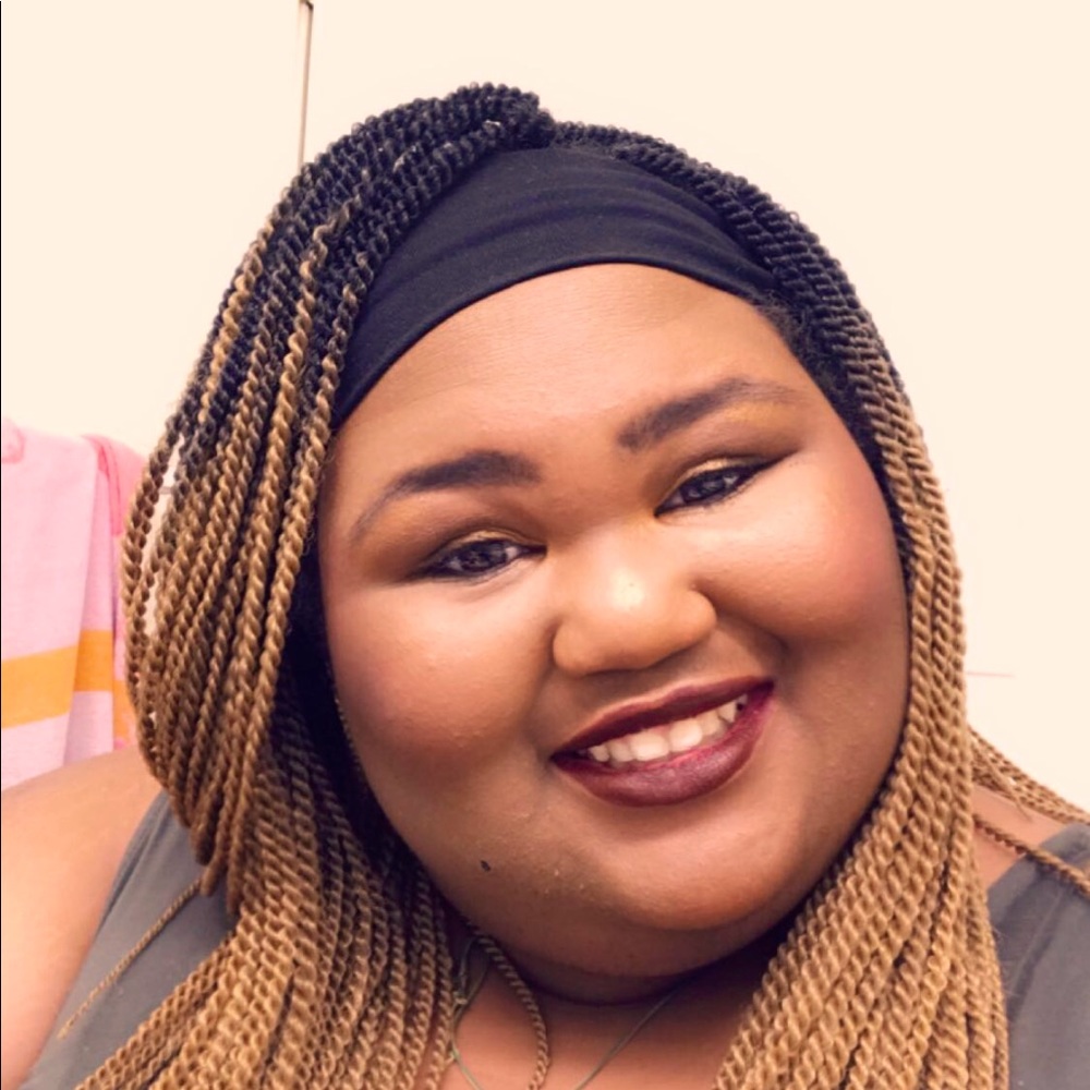 Meet your Posher, Reenua